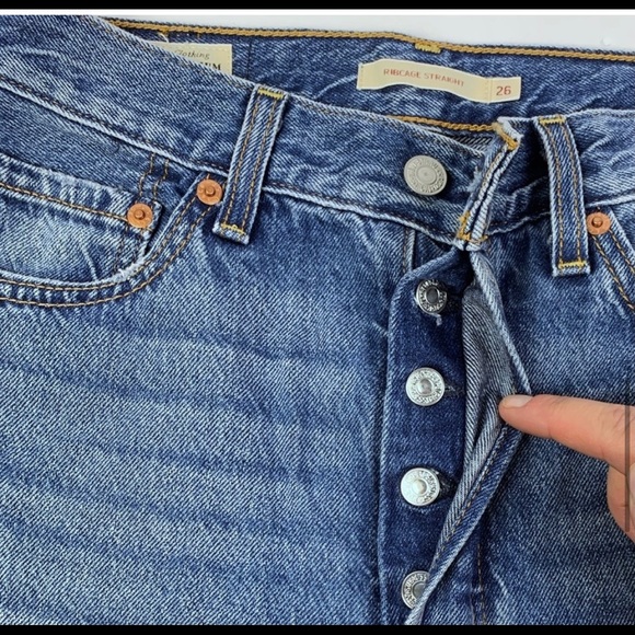 Levi's Premium Ribcage Straight Ankle Jeans - Picture 7 of 7